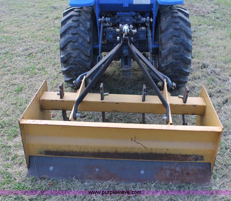 image for item H4179 New Holland TC18 tractor