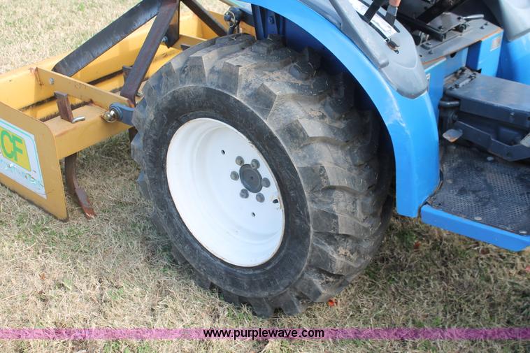 image for item H4179 New Holland TC18 tractor