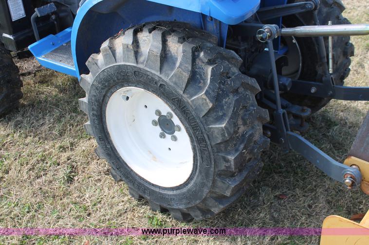 image for item H4179 New Holland TC18 tractor