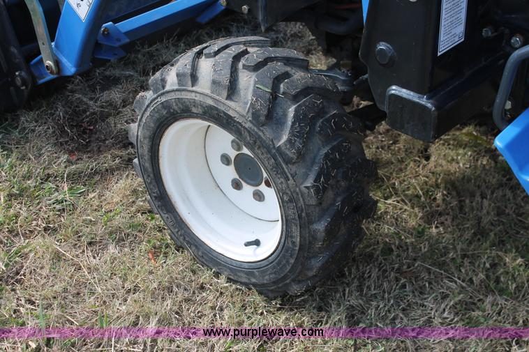 image for item H4179 New Holland TC18 tractor