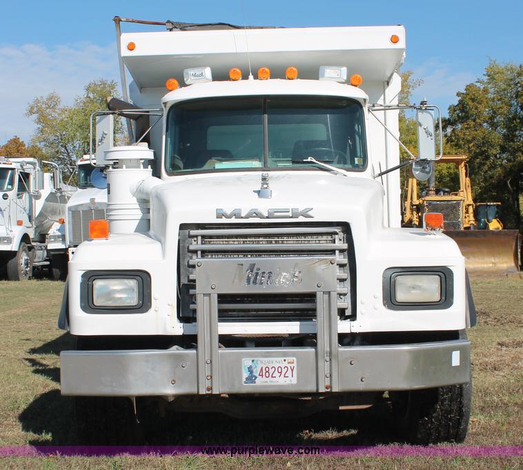 image for item H4180 2000 Mack RD688S triple axle dump truck