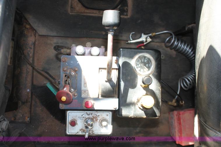 image for item H4180 2000 Mack RD688S triple axle dump truck