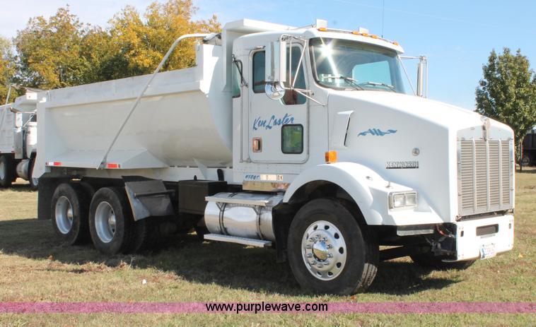image for item H4181 1996 Kenworth T800B dump truck
