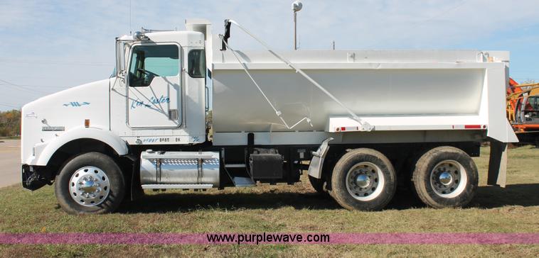 image for item H4181 1996 Kenworth T800B dump truck