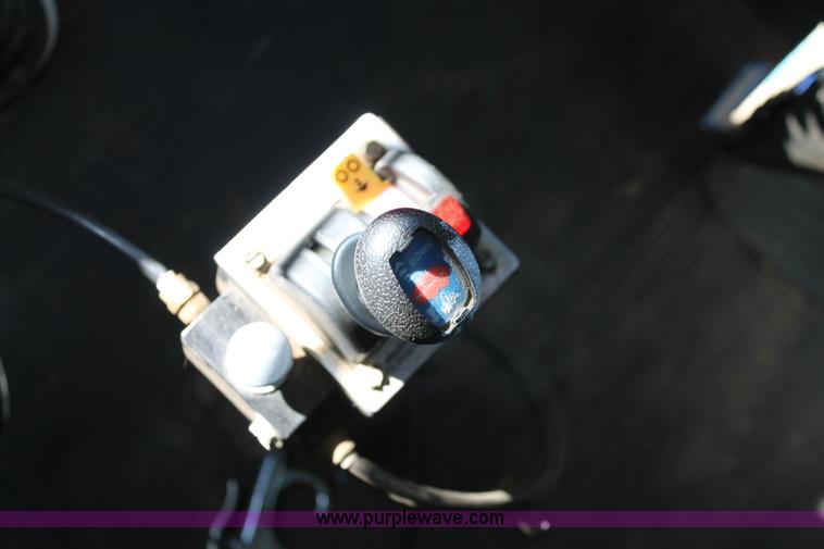 image for item H4181 1996 Kenworth T800B dump truck