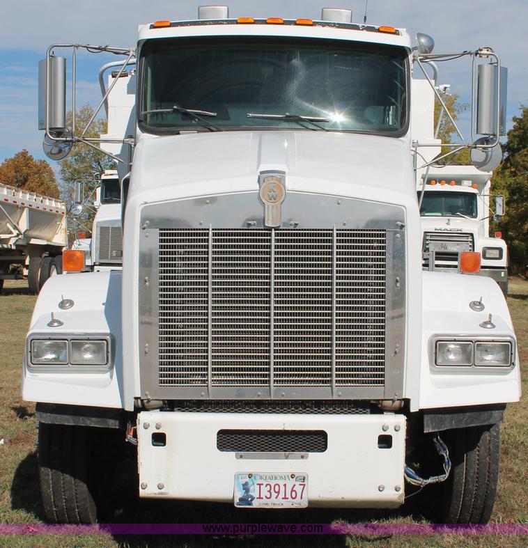 image for item H4181 1996 Kenworth T800B dump truck