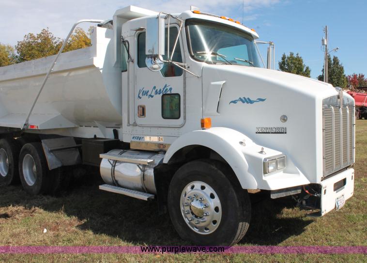 image for item H4181 1996 Kenworth T800B dump truck