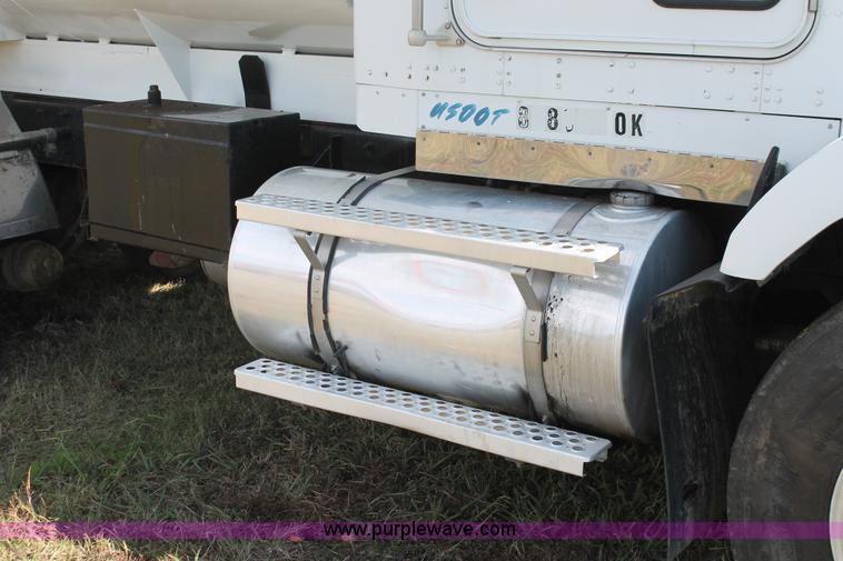 image for item H4181 1996 Kenworth T800B dump truck