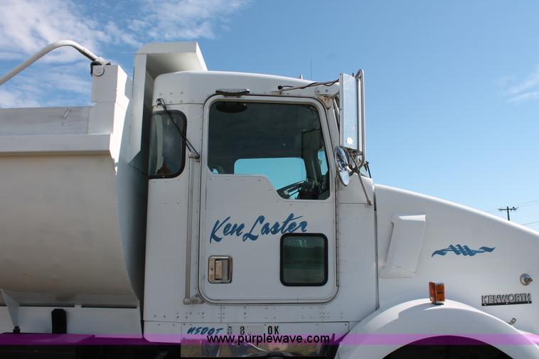 image for item H4181 1996 Kenworth T800B dump truck