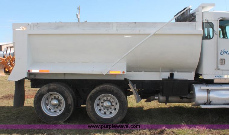 image for item H4181 1996 Kenworth T800B dump truck
