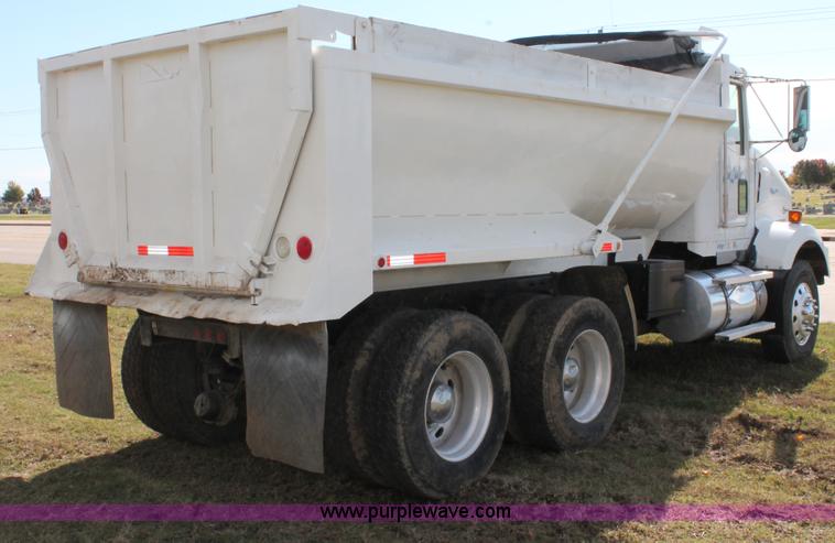 image for item H4181 1996 Kenworth T800B dump truck