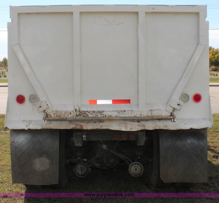 image for item H4181 1996 Kenworth T800B dump truck