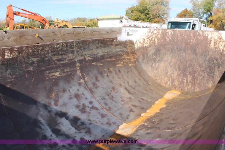 image for item H4181 1996 Kenworth T800B dump truck