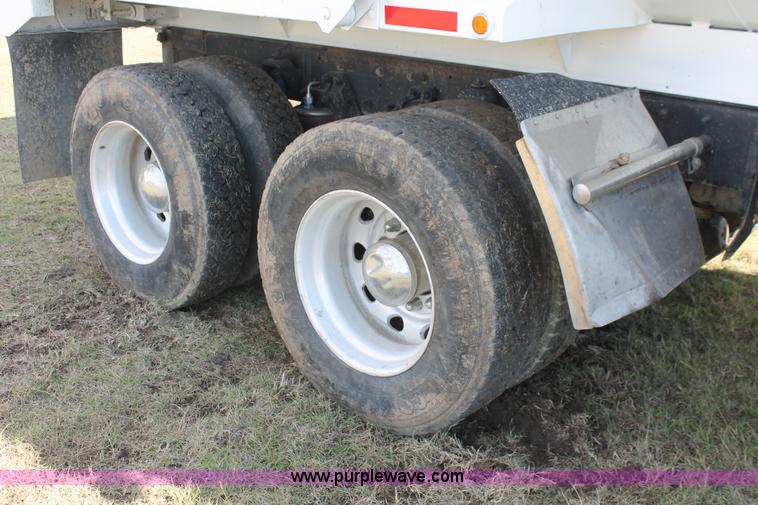 image for item H4181 1996 Kenworth T800B dump truck