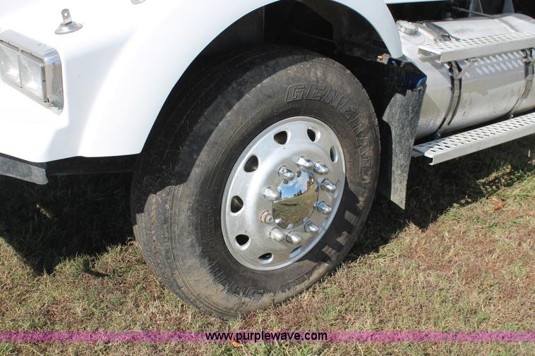 image for item H4181 1996 Kenworth T800B dump truck