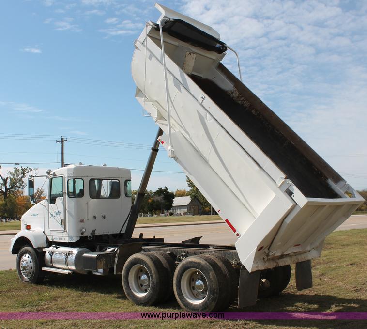 image for item H4181 1996 Kenworth T800B dump truck