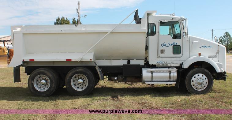 image for item H4182 1996 Kenworth T800B dump truck