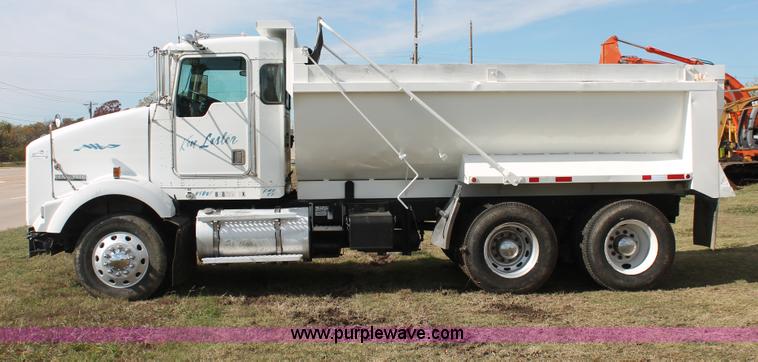 image for item H4182 1996 Kenworth T800B dump truck