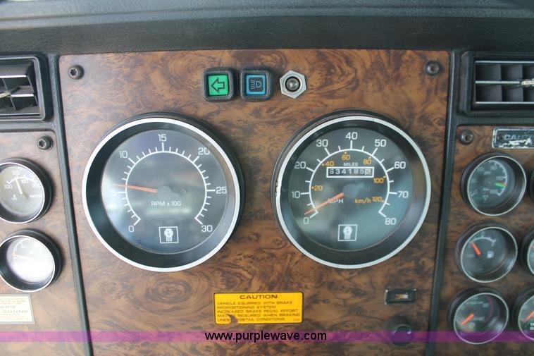 image for item H4182 1996 Kenworth T800B dump truck