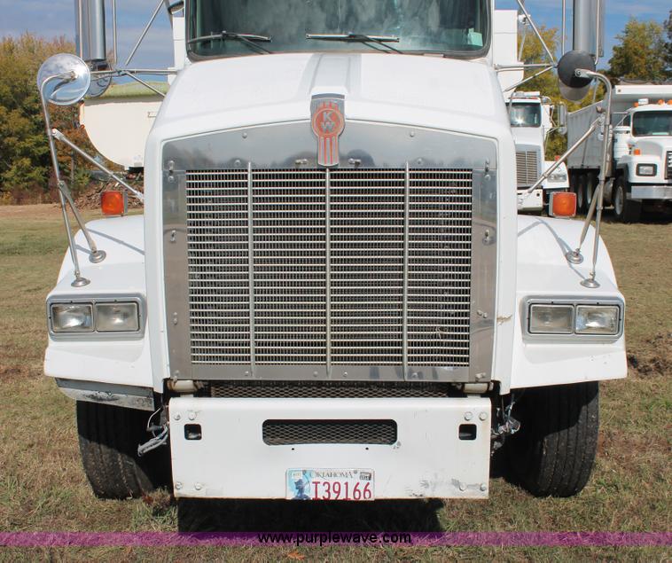 image for item H4182 1996 Kenworth T800B dump truck