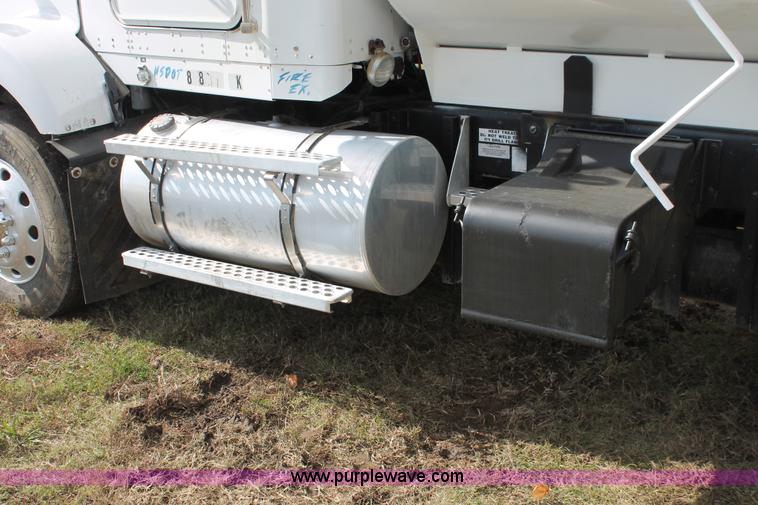 image for item H4182 1996 Kenworth T800B dump truck