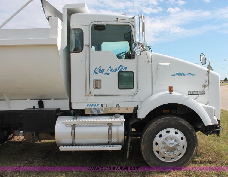 image for item H4182 1996 Kenworth T800B dump truck