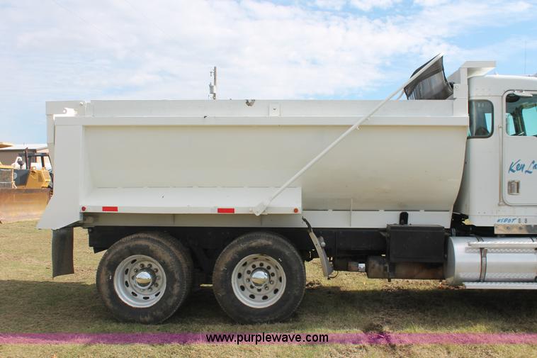 image for item H4182 1996 Kenworth T800B dump truck