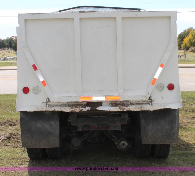 image for item H4182 1996 Kenworth T800B dump truck