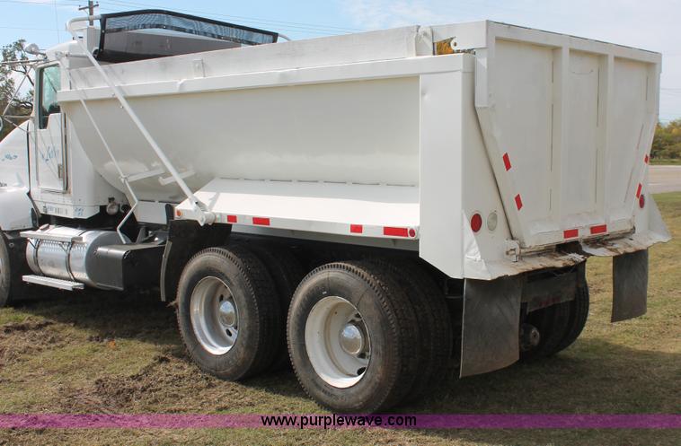 image for item H4182 1996 Kenworth T800B dump truck