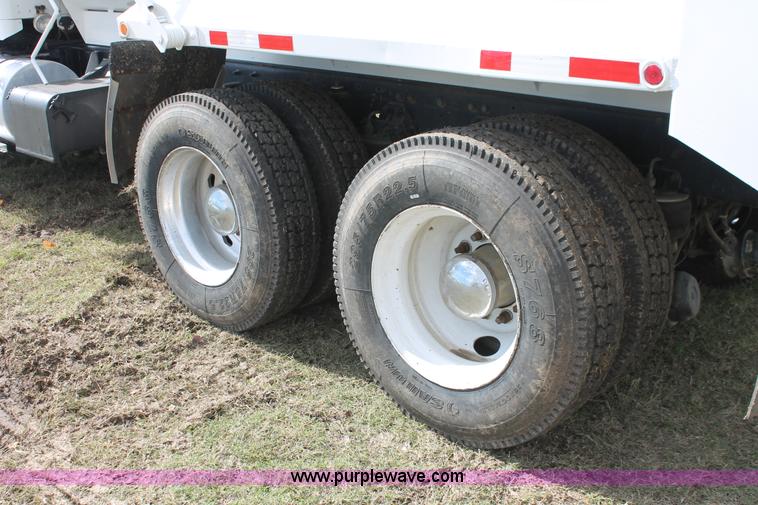 image for item H4182 1996 Kenworth T800B dump truck