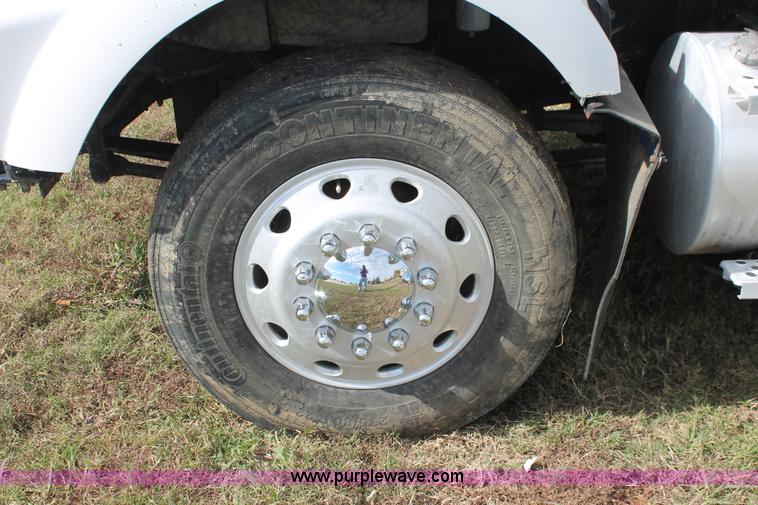 image for item H4182 1996 Kenworth T800B dump truck