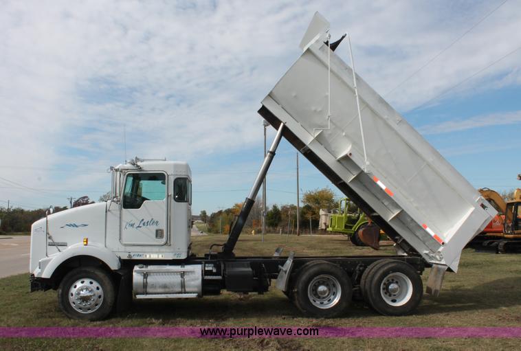 image for item H4182 1996 Kenworth T800B dump truck