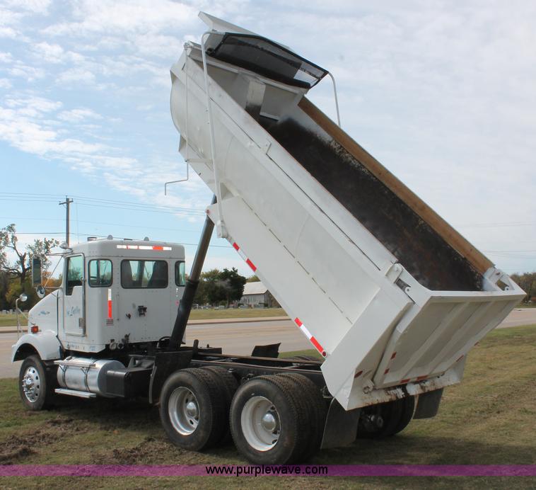 image for item H4182 1996 Kenworth T800B dump truck