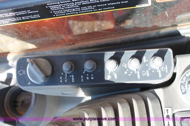 image for item H4183 2005 Hitachi Zaxis ZX200LC excavator