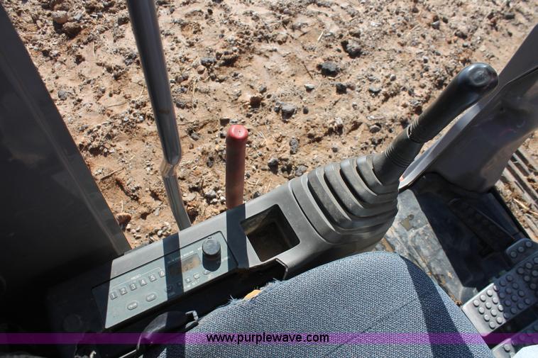 image for item H4183 2005 Hitachi Zaxis ZX200LC excavator