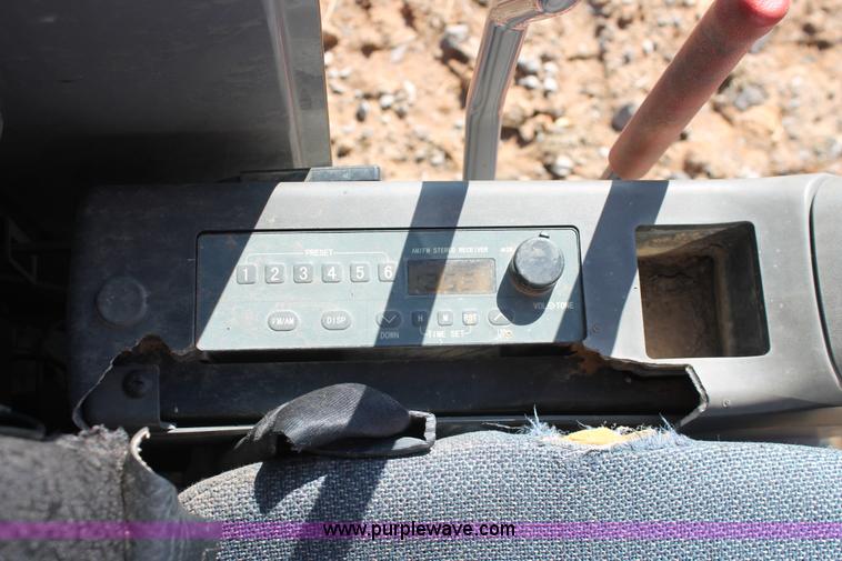 image for item H4183 2005 Hitachi Zaxis ZX200LC excavator