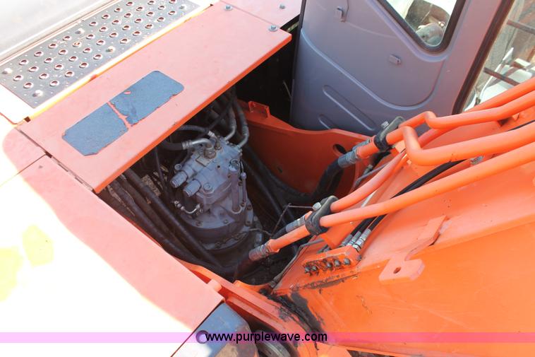 image for item H4183 2005 Hitachi Zaxis ZX200LC excavator