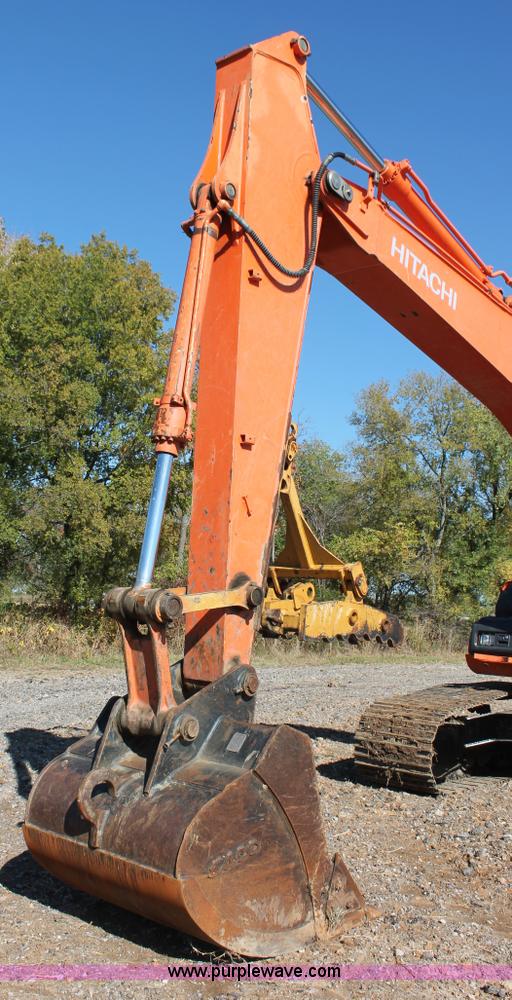 image for item H4183 2005 Hitachi Zaxis ZX200LC excavator