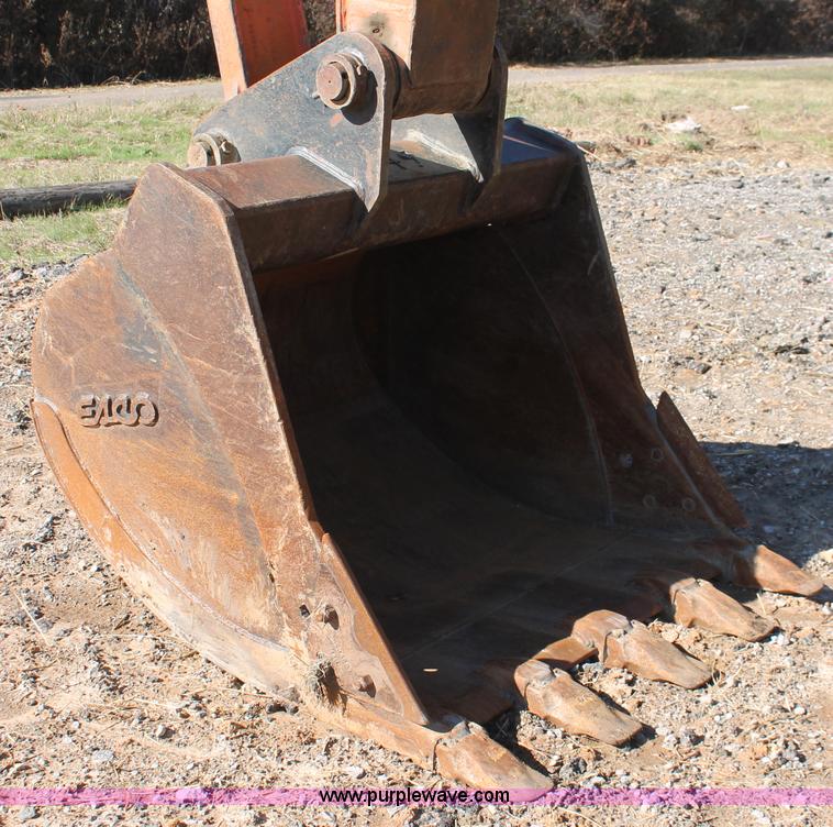 image for item H4183 2005 Hitachi Zaxis ZX200LC excavator