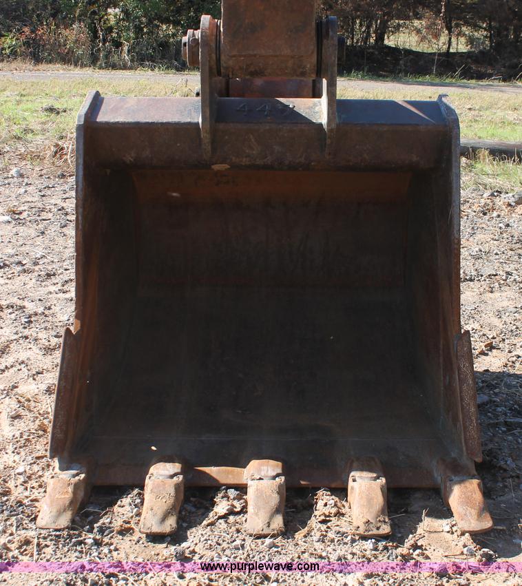 image for item H4183 2005 Hitachi Zaxis ZX200LC excavator