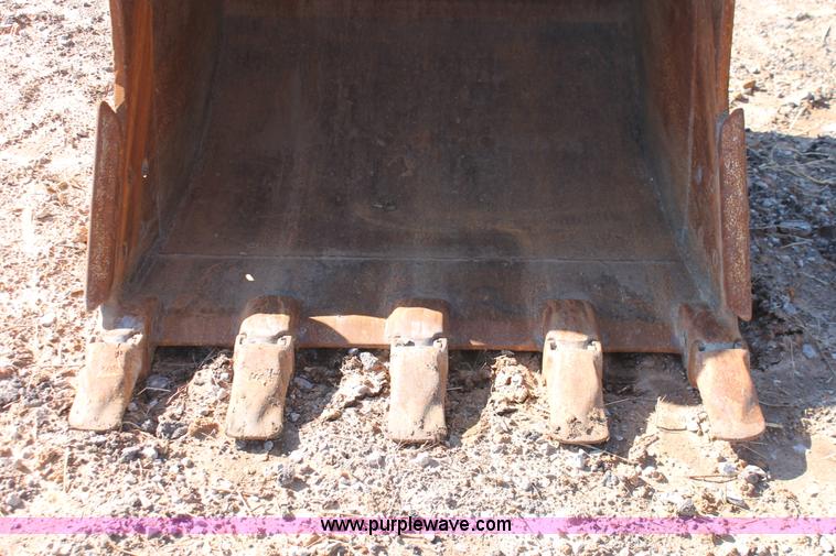 image for item H4183 2005 Hitachi Zaxis ZX200LC excavator