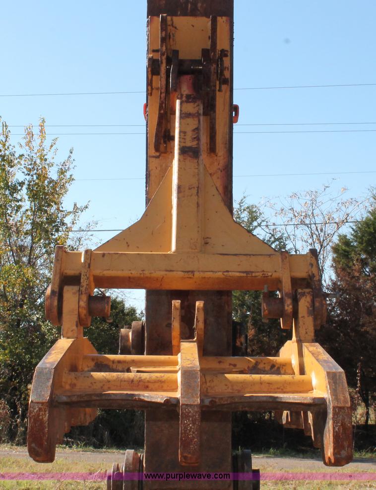 image for item H4183 2005 Hitachi Zaxis ZX200LC excavator