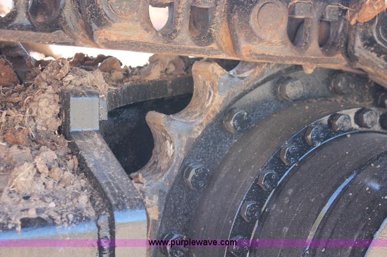 image for item H4183 2005 Hitachi Zaxis ZX200LC excavator