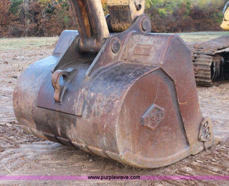 image for item H4184 2002 Komatsu PC300LC-6LE excavator