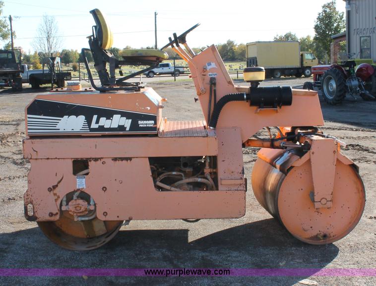 image for item H4186 LeeBoy 400 roller