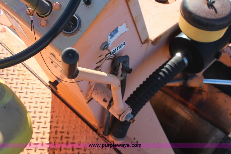 image for item H4186 LeeBoy 400 roller