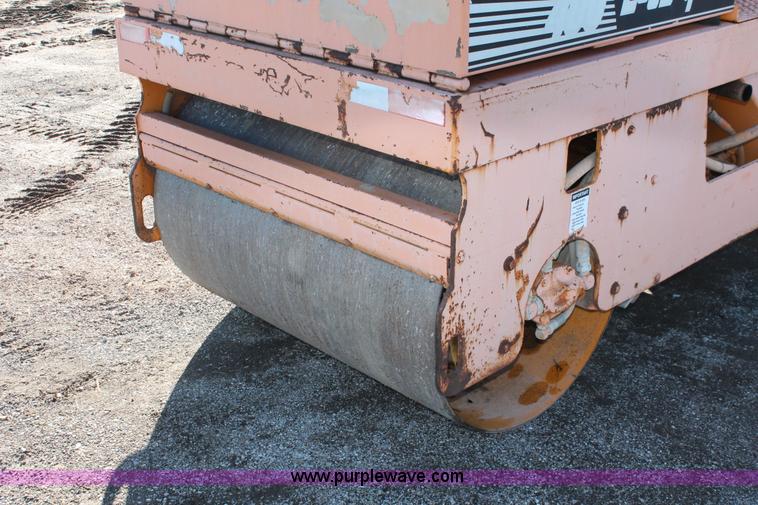 image for item H4186 LeeBoy 400 roller