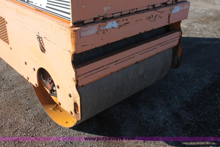 image for item H4186 LeeBoy 400 roller