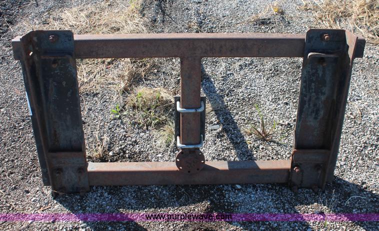 image for item H4189 Quick attach hay bale spear