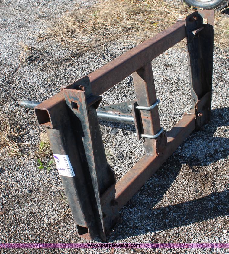 image for item H4189 Quick attach hay bale spear